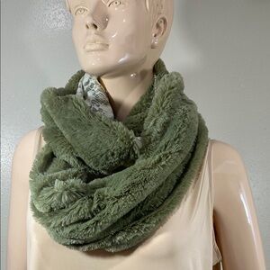 Green Faux Fur Infinity Scarf